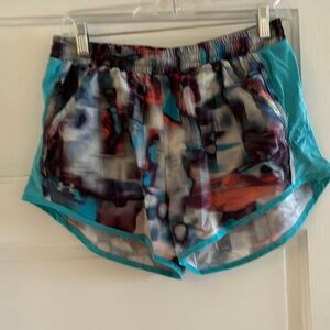 Under Armour heatgear loose running short
